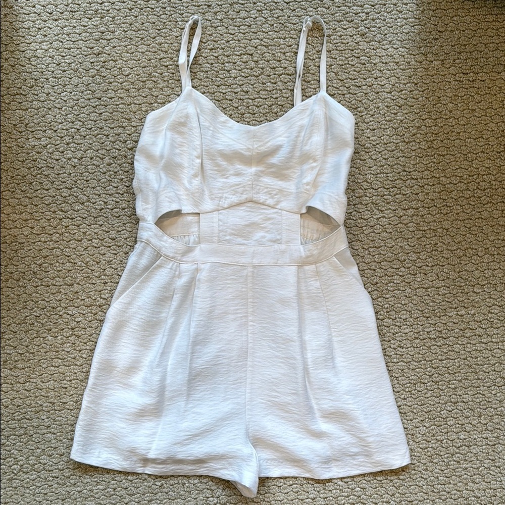 BCBGeneration White Cutout Romper size 6